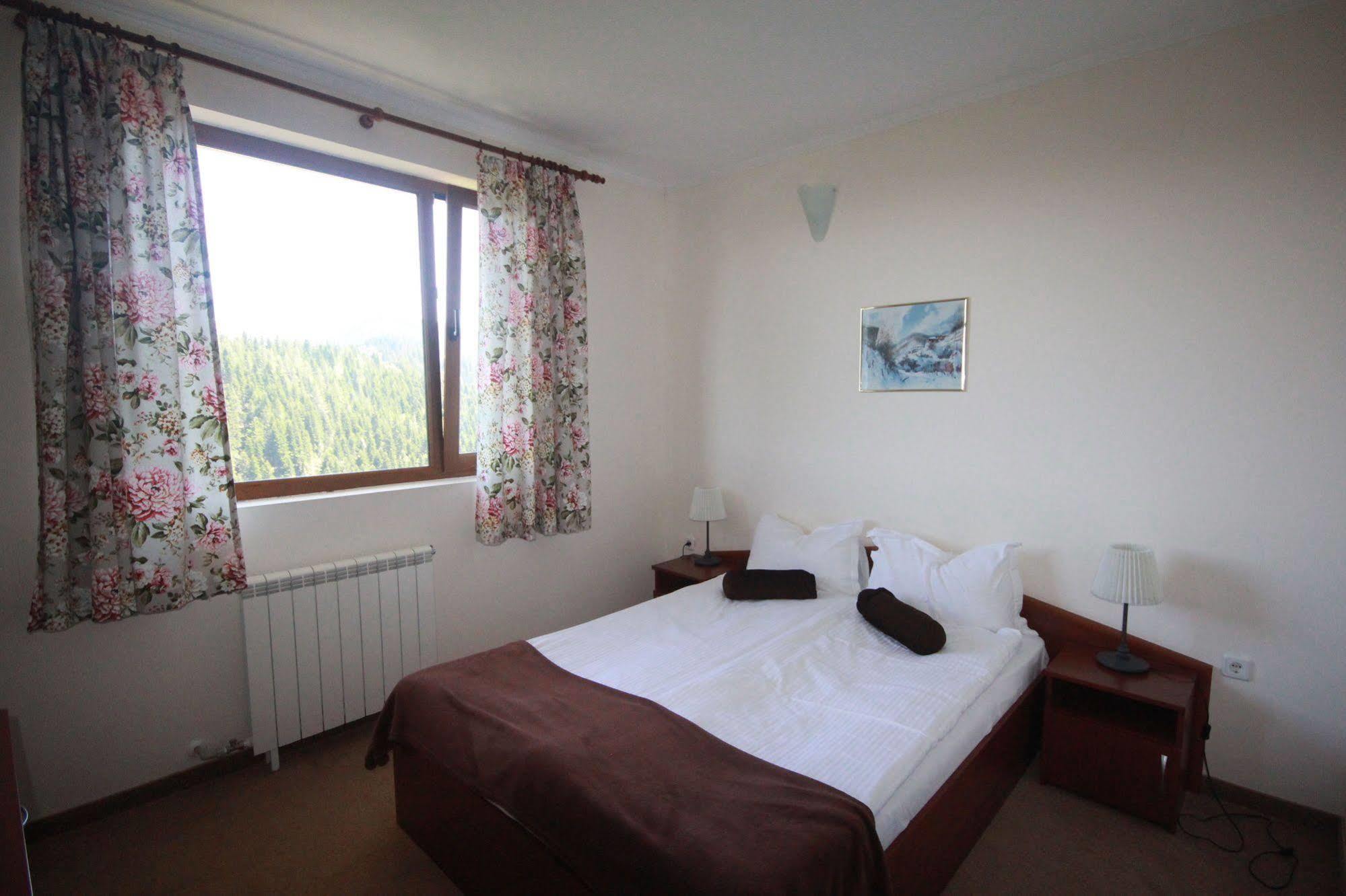 Dafovska Hotel Pamporovo Exteriör bild